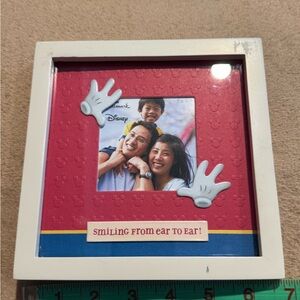 Hallmark Disney photo frame “Smiling from ear to ear” Frame